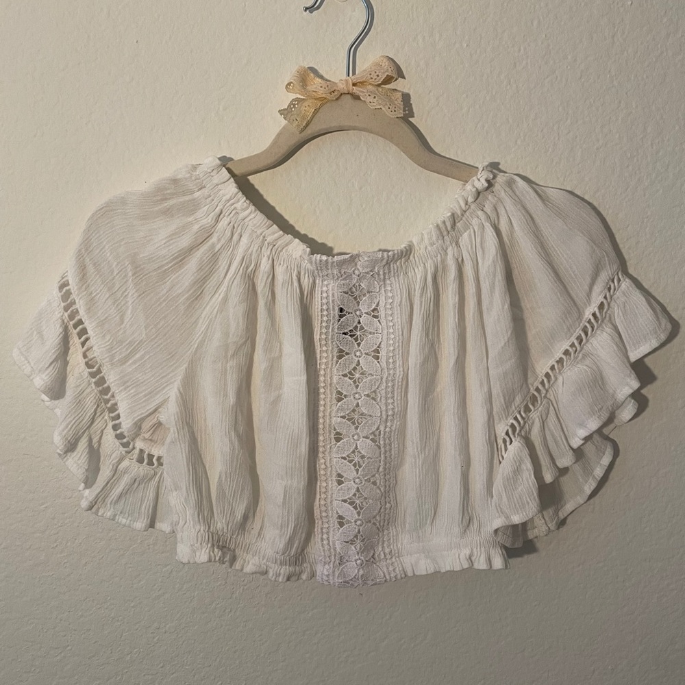 White Embroidery Blouse!